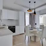 Nika Biograd Na Moru