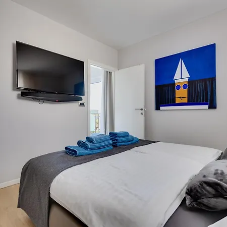 Nika Biograd Na Moru