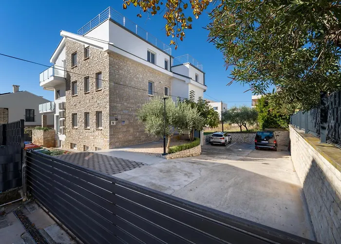 Nika 비오그라드나모루