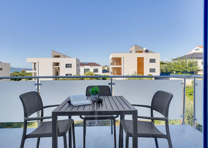 Nika 비오그라드나모루