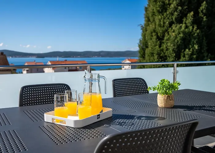 Nika * Biograd Na Moru