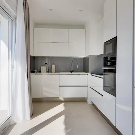 Nika Biograd Na Moru