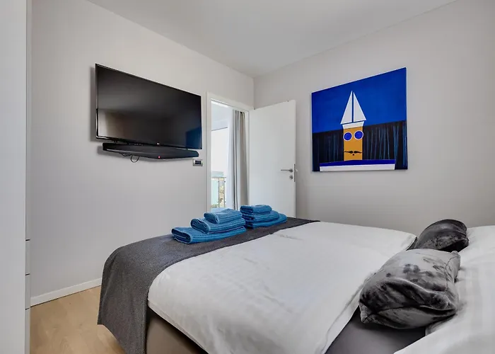 Nika Biograd Na Moru